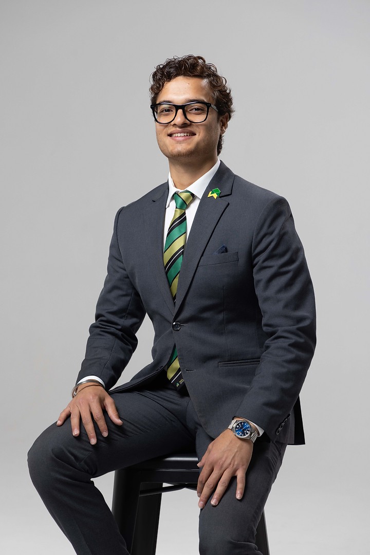 Avanish Batkulia, Sales Associate at 